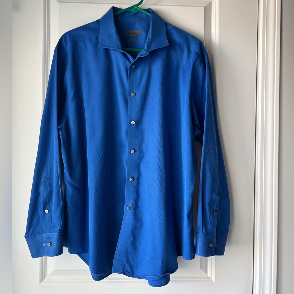 Calvin Klein blue slim fit shirt. 18, 32-33